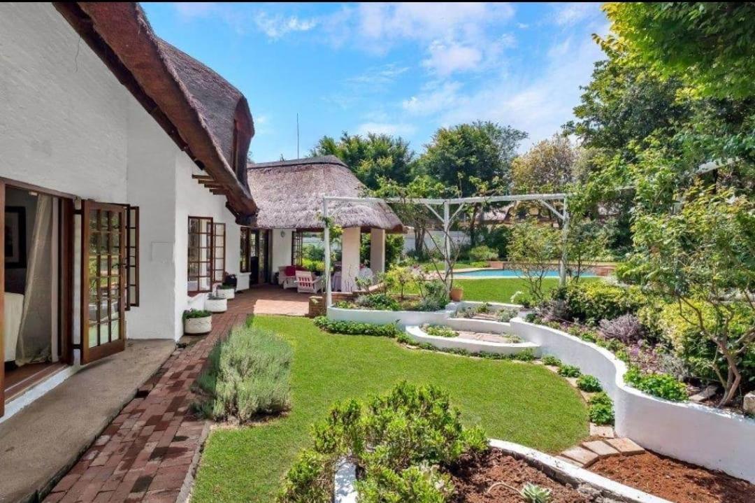Libra Lodge Sandton Extérieur photo