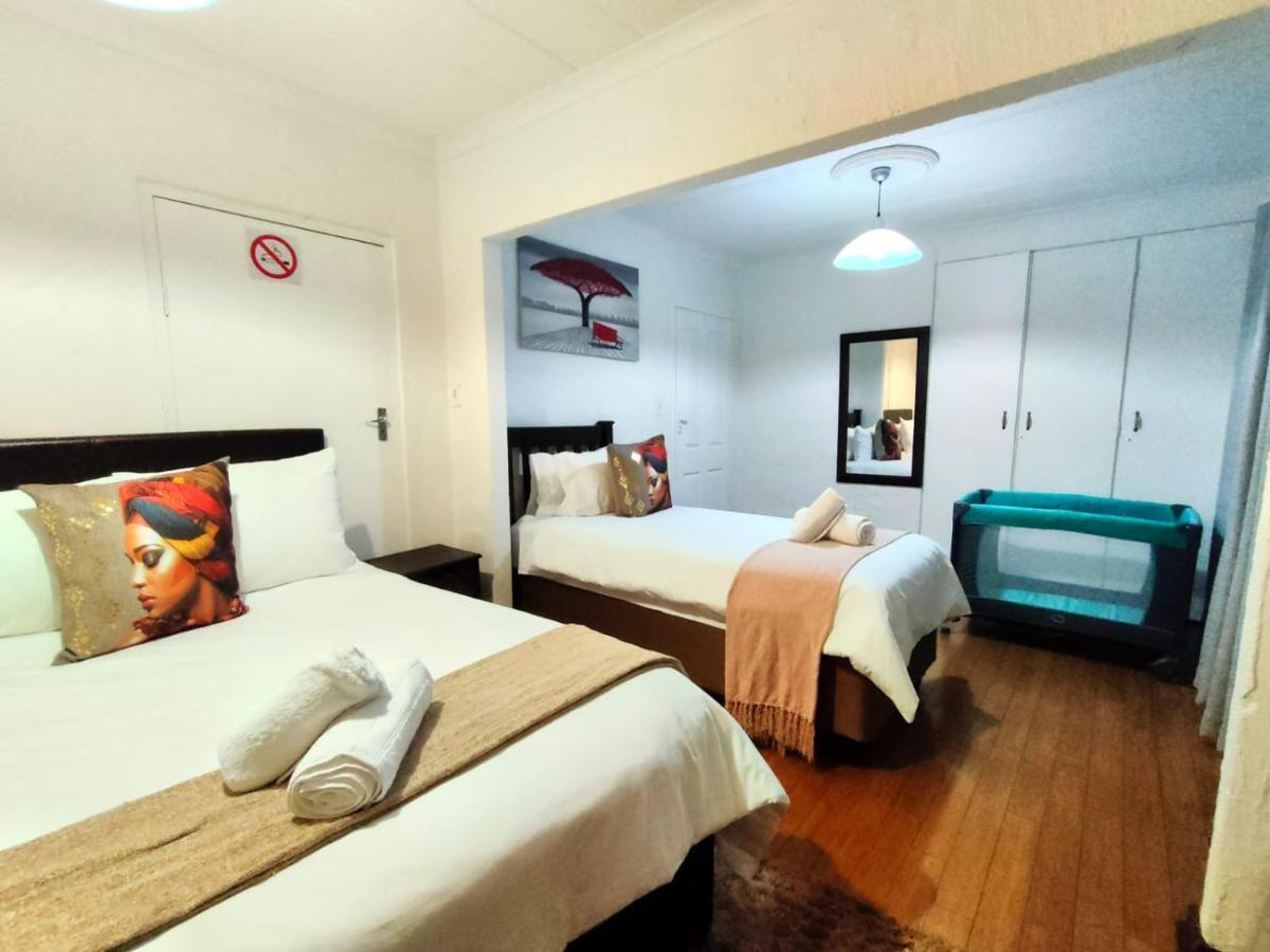 Libra Lodge Sandton Extérieur photo