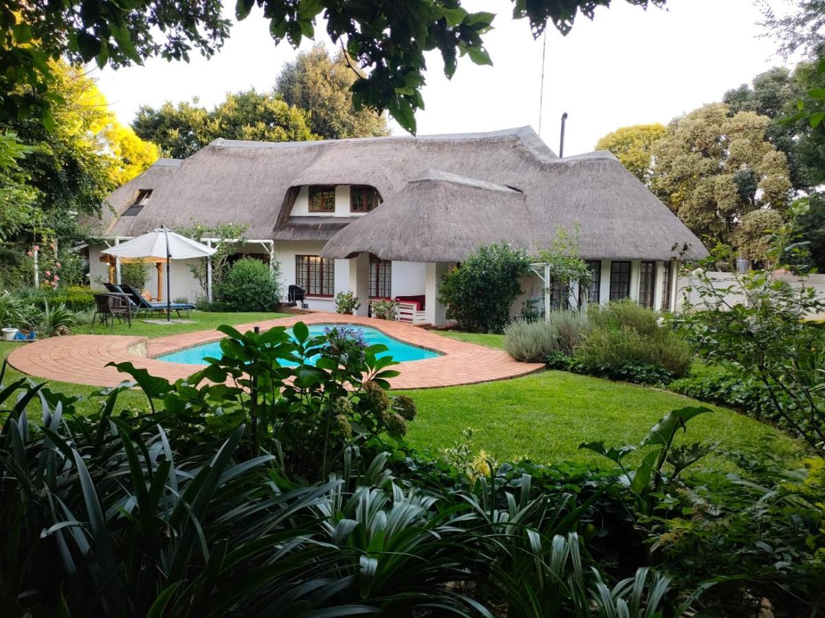 Libra Lodge Sandton Extérieur photo