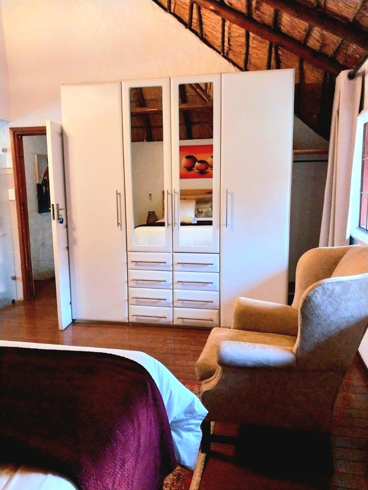 Libra Lodge Sandton Extérieur photo